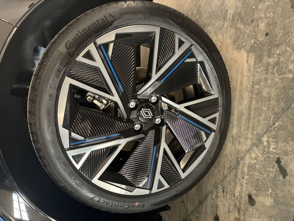 Acheter Renault Clio 6 Clio E-Tech full hybrid 160 ch esprit Alpine 5p neuf dans les concessions du Groupe Faurie