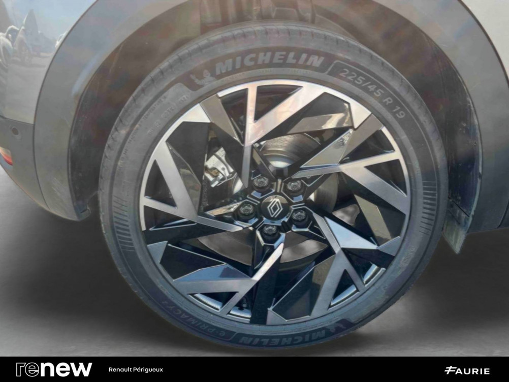 Acheter Renault Captur 2 Captur E-Tech full hybrid 145 ch esprit Alpine 5p occasion dans les concessions du Groupe Faurie