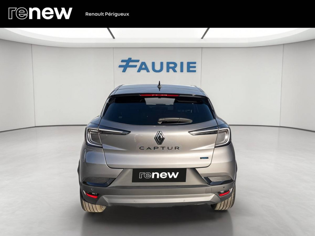 Acheter Renault Captur 2 Captur E-Tech full hybrid 160 ch esprit Alpine 5p neuf dans les concessions du Groupe Faurie