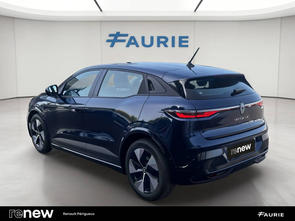 Acheter Renault Megane E-Tech Megane E-Tech EV40 130ch standard charge Equilibre 5p occasion dans les concessions du Groupe Faurie
