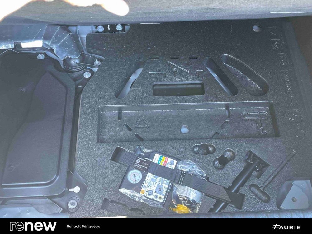 Acheter Renault Clio 5 Clio E-Tech hybride 145 Techno 5p occasion dans les concessions du Groupe Faurie