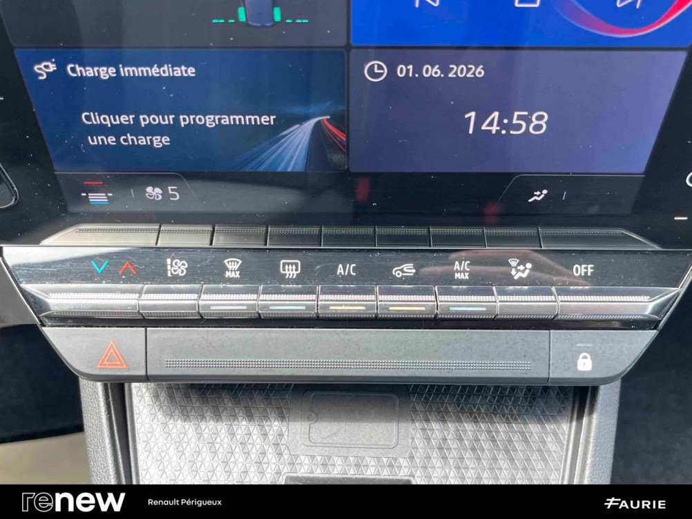 Acheter Renault Megane E-Tech Megane E-Tech EV40 130ch standard charge Equilibre 5p occasion dans les concessions du Groupe Faurie