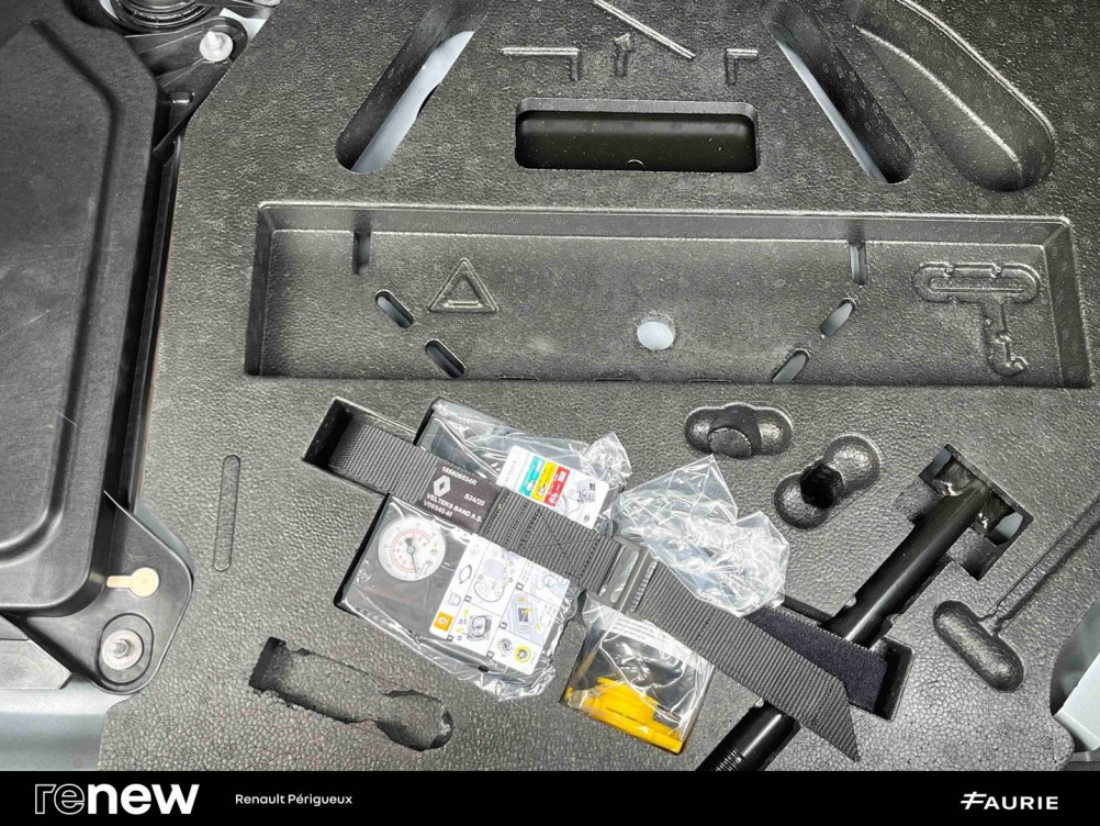 Acheter Renault Clio 5 Clio E-Tech 140 Zen 5p occasion dans les concessions du Groupe Faurie