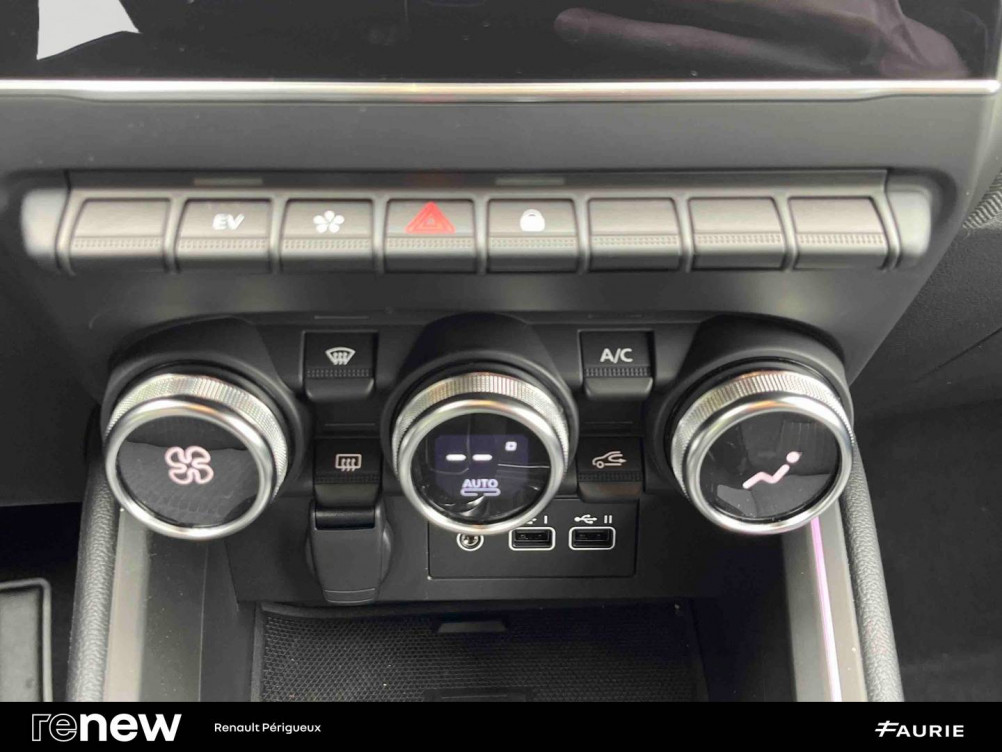 Acheter Renault Clio 5 Clio E-Tech full hybrid 145 Techno 5p occasion dans les concessions du Groupe Faurie