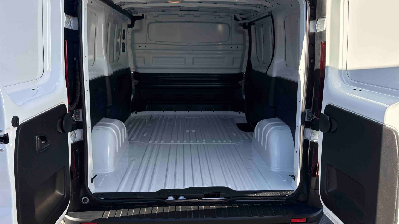 Acheter Renault Trafic 3 TRAFIC FG BLUE DCI 130 L1H1 2T8 GSR2 ADVANCE 4p neuf dans les concessions du Groupe Faurie