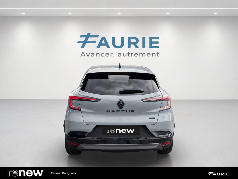 Acheter Renault Captur 2 Captur E-Tech full hybrid 145 ch esprit Alpine 5p occasion dans les concessions du Groupe Faurie