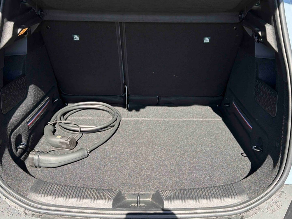 Acheter Renault Renault 4 Renault 4 E-Tech Electrique 150 ch autonomie confort Techno 5p neuf dans les concessions du Groupe Faurie