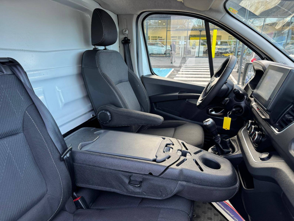 Acheter Renault Trafic 3 TRAFIC FGN L2H2 3000 KG BLUE DCI 150 GRAND CONFORT 4p occasion dans les concessions du Groupe Faurie