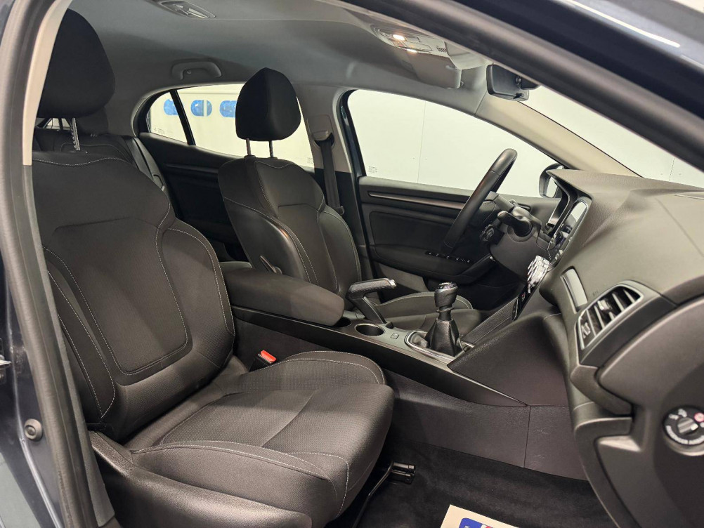 Acheter Renault Megane 4 Mégane IV Berline Blue dCi 115 Business 5p occasion dans les concessions du Groupe Faurie