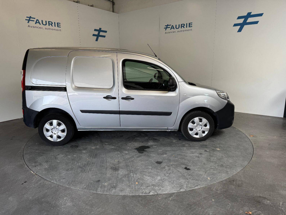 Acheter Renault Kangoo Express 2 KANGOO EXPRESS BLUE DCI 80 EXTRA R-LINK 5p occasion dans les concessions du Groupe Faurie