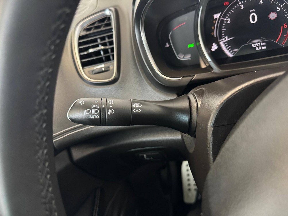 Acheter Renault Grand Scenic 4 Grand Scenic TCe 160 EDC Executive 5p occasion dans les concessions du Groupe Faurie