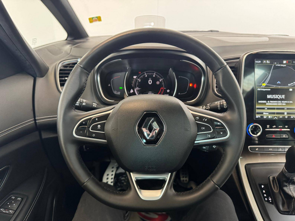Acheter Renault Grand Scenic 4 Grand Scenic TCe 160 EDC Executive 5p occasion dans les concessions du Groupe Faurie