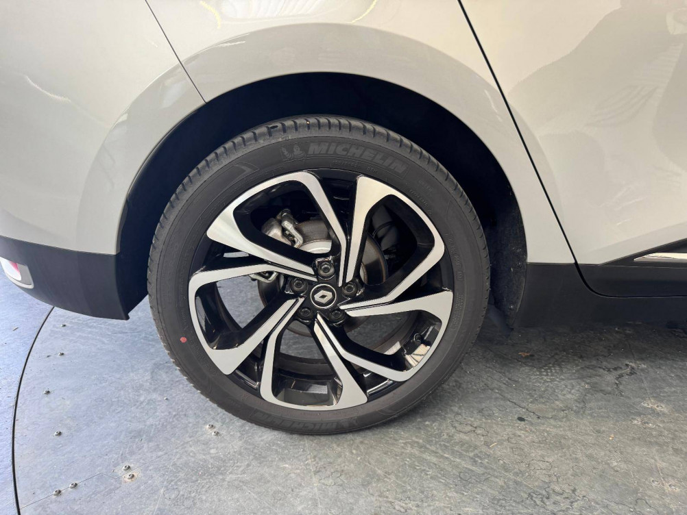 Acheter Renault Grand Scenic 4 Grand Scenic TCe 160 EDC Executive 5p occasion dans les concessions du Groupe Faurie