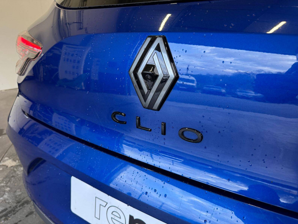 Acheter Renault Clio 5 Clio E-Tech full hybrid 145 Esprit Alpine 5p occasion dans les concessions du Groupe Faurie