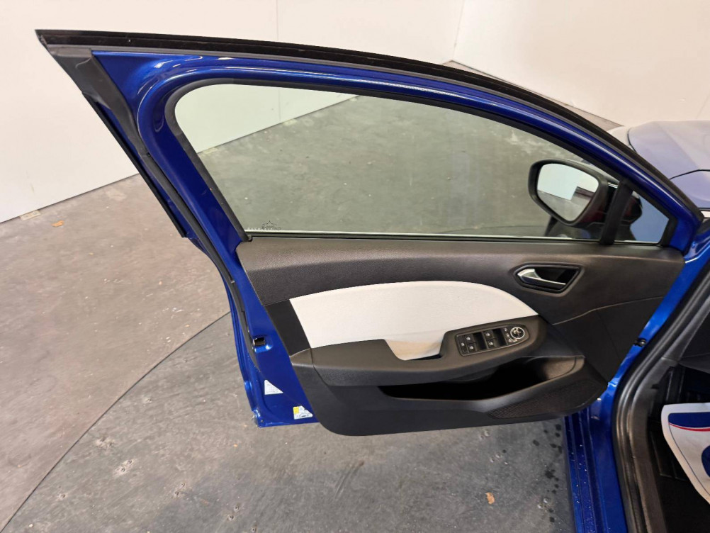 Acheter Renault Clio 5 Clio E-Tech full hybrid 145 Techno 5p occasion dans les concessions du Groupe Faurie