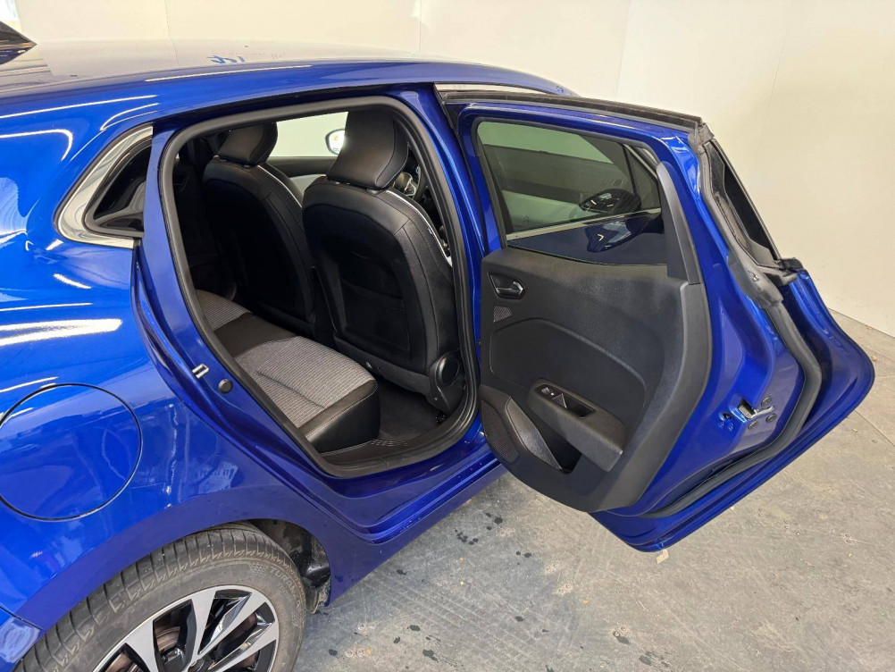 Acheter Renault Clio 5 Clio E-Tech full hybrid 145 Techno 5p occasion dans les concessions du Groupe Faurie
