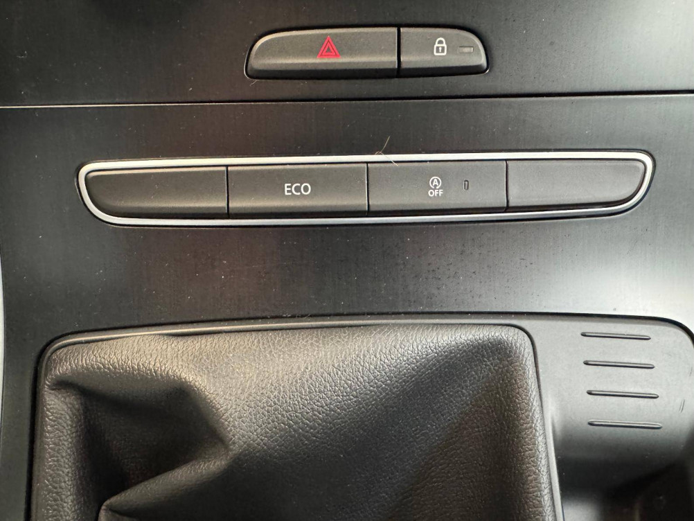 Acheter Renault Grand Scenic 4 Grand Scenic TCe 140 Evolution 5p occasion dans les concessions du Groupe Faurie
