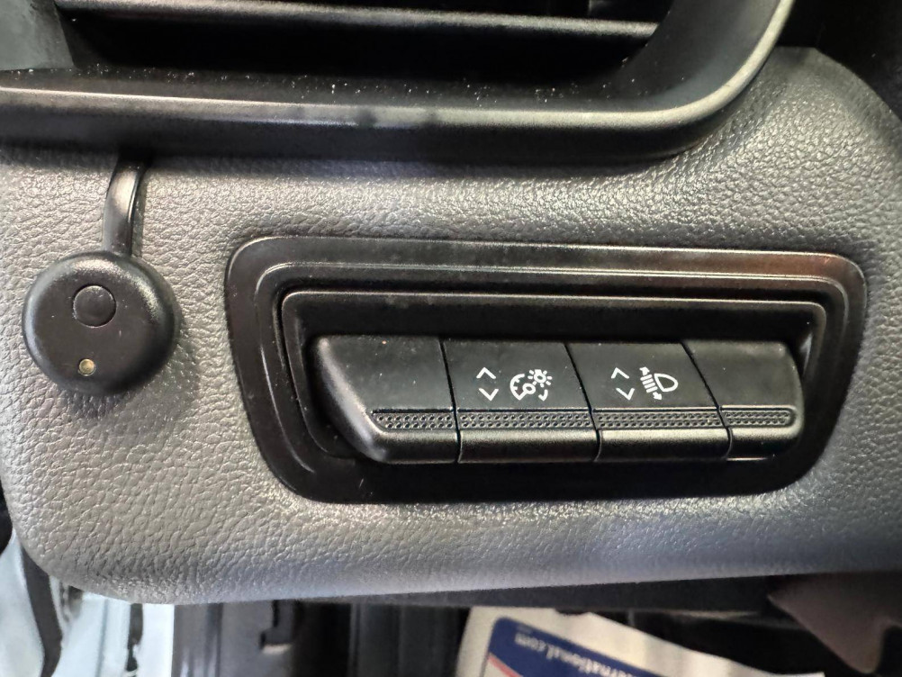 Acheter Renault Clio 5 CLIO SOCIETE BLUE DCI 85 AIR NAV 5p occasion dans les concessions du Groupe Faurie