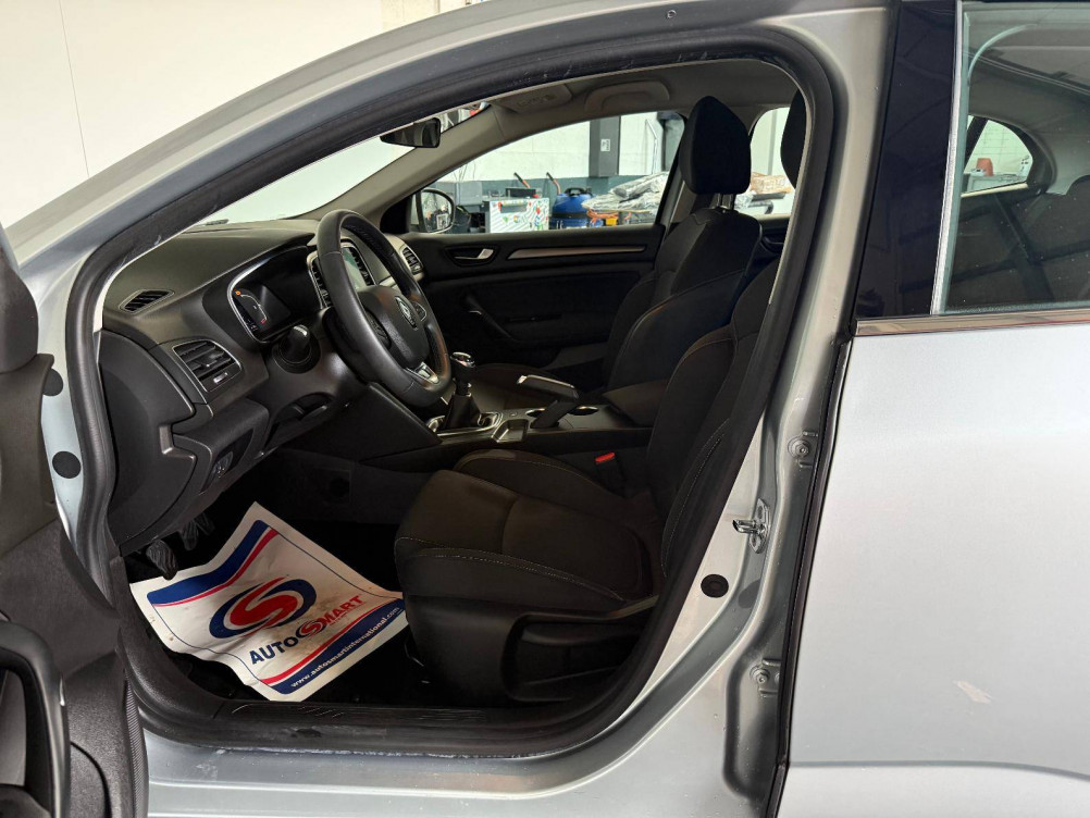 Acheter Renault Megane 4 Mégane IV Berline Blue dCi 115 Business 5p occasion dans les concessions du Groupe Faurie