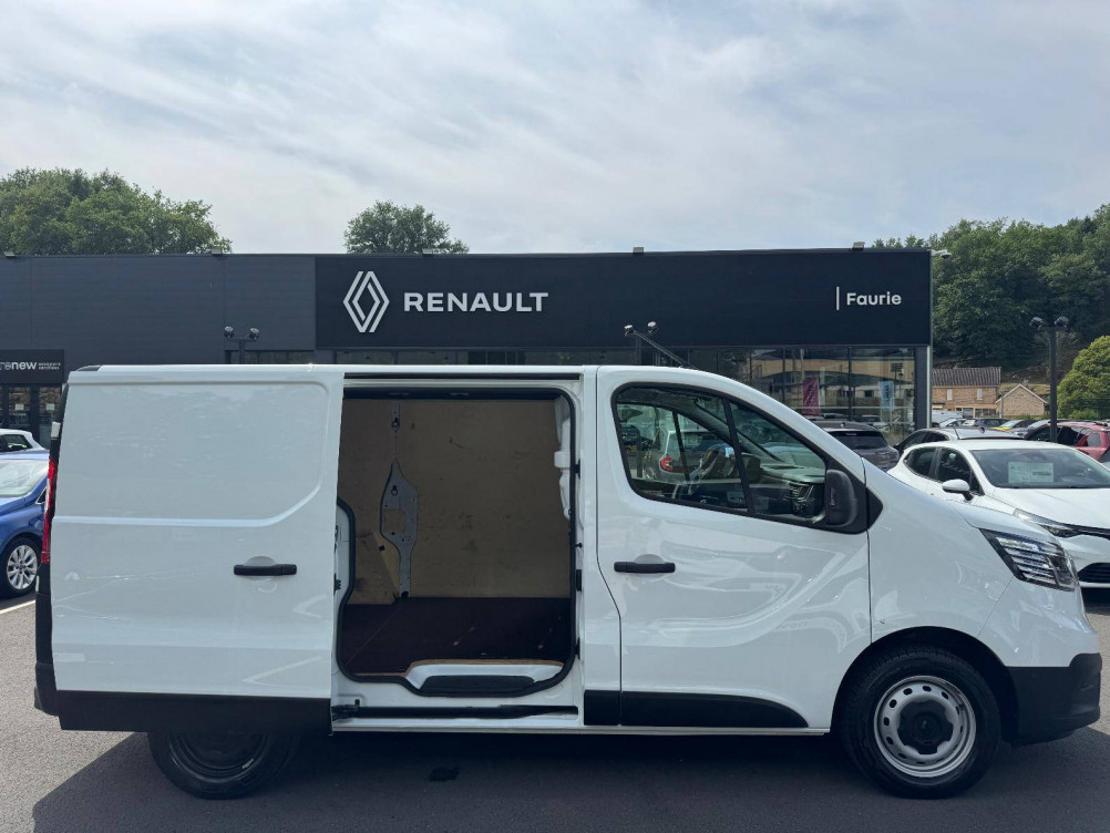 Acheter Renault Trafic 3 TRAFIC FGN L1H1 3000 KG BLUE DCI 130 GRAND CONFORT 4p occasion dans les concessions du Groupe Faurie