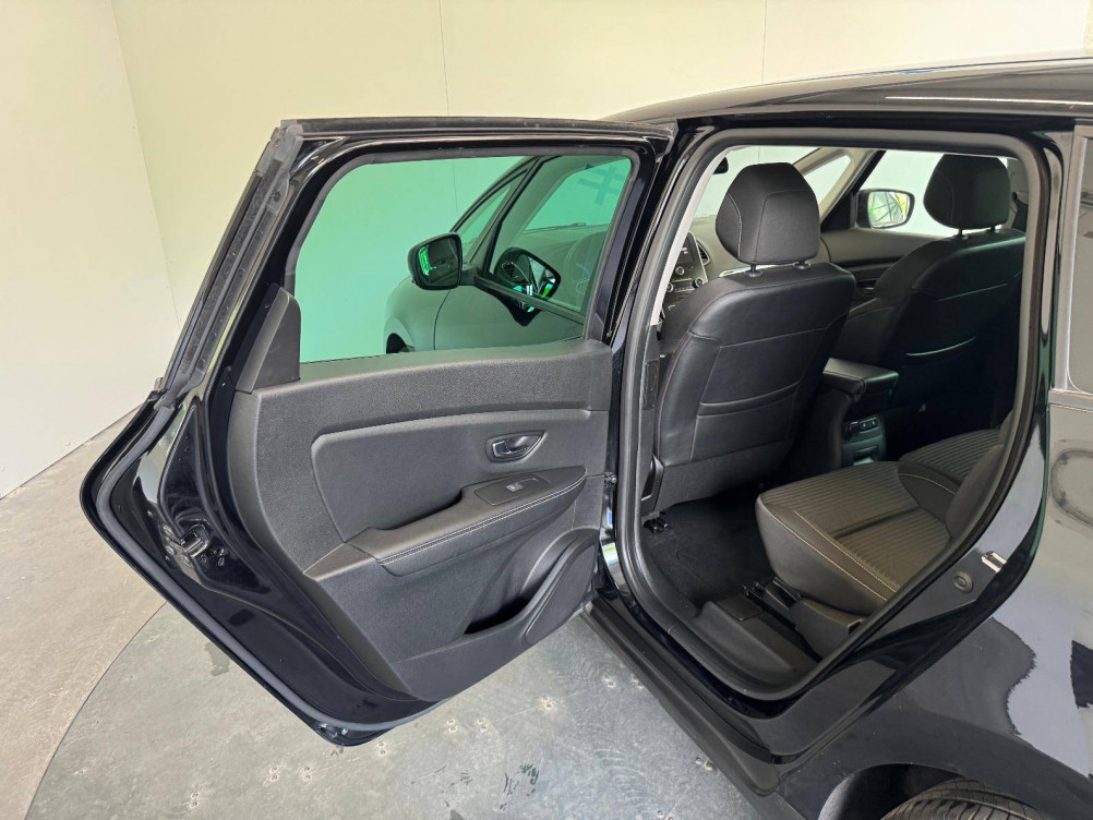 Acheter Renault Grand Scenic 4 Grand Scenic TCe 140 Evolution 5p occasion dans les concessions du Groupe Faurie