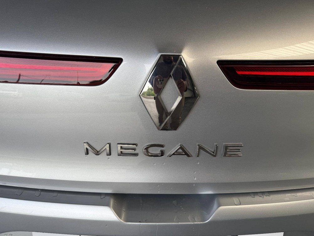 Acheter Renault Megane 4 Mégane IV Berline Blue dCi 115 Business 5p occasion dans les concessions du Groupe Faurie