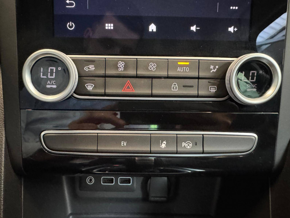 Acheter Renault Megane 4 Mégane IV Berline E-TECH Plug-In Hybride 160 Intens 5p occasion dans les concessions du Groupe Faurie
