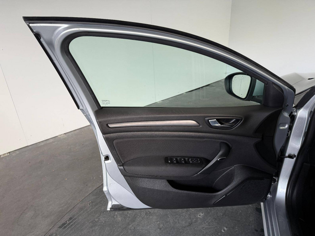 Acheter Renault Megane 4 Mégane IV Berline Blue dCi 115 Business 5p occasion dans les concessions du Groupe Faurie