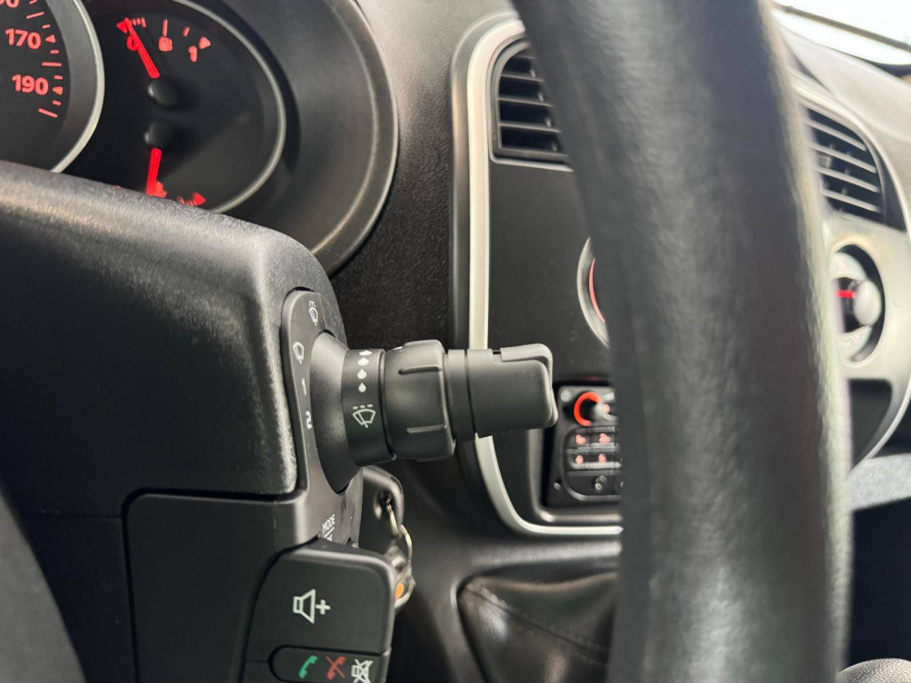 Acheter Renault Kangoo Express 2 KANGOO EXPRESS BLUE DCI 95 GRAND CONFORT 5p occasion dans les concessions du Groupe Faurie