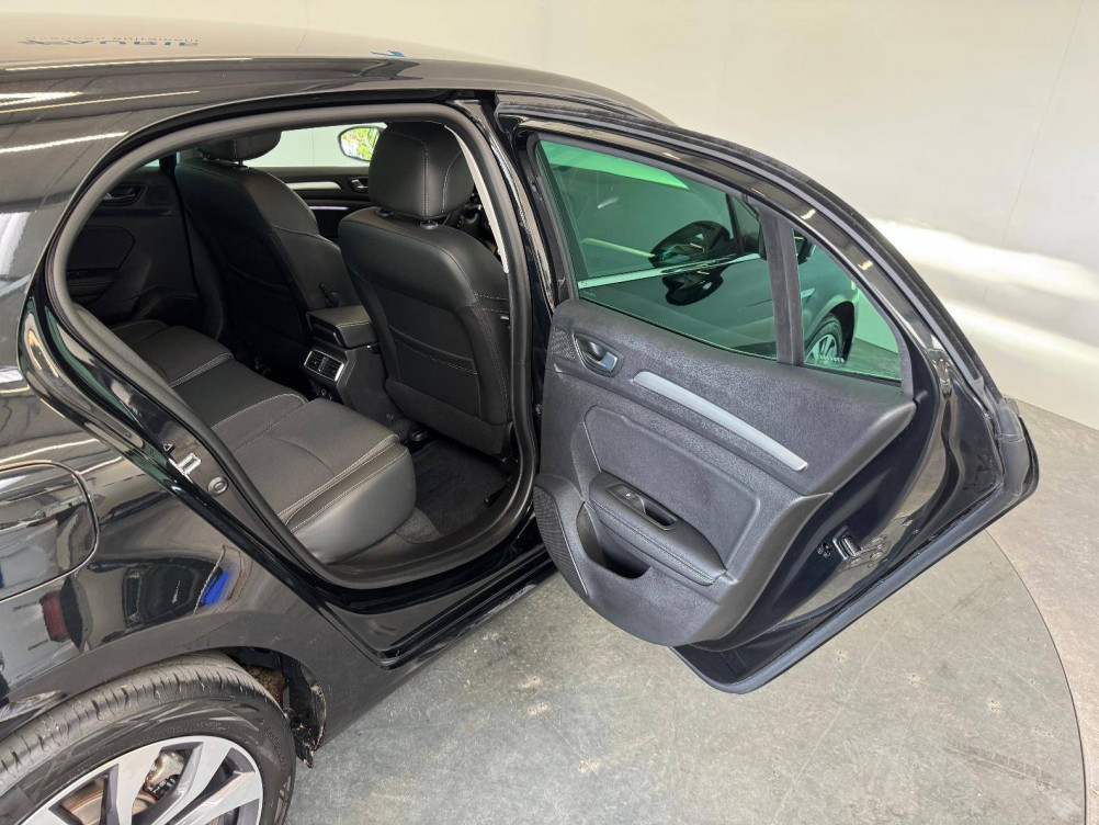 Acheter Renault Megane 4 Mégane IV Berline E-TECH Plug-In Hybride 160 Intens 5p occasion dans les concessions du Groupe Faurie