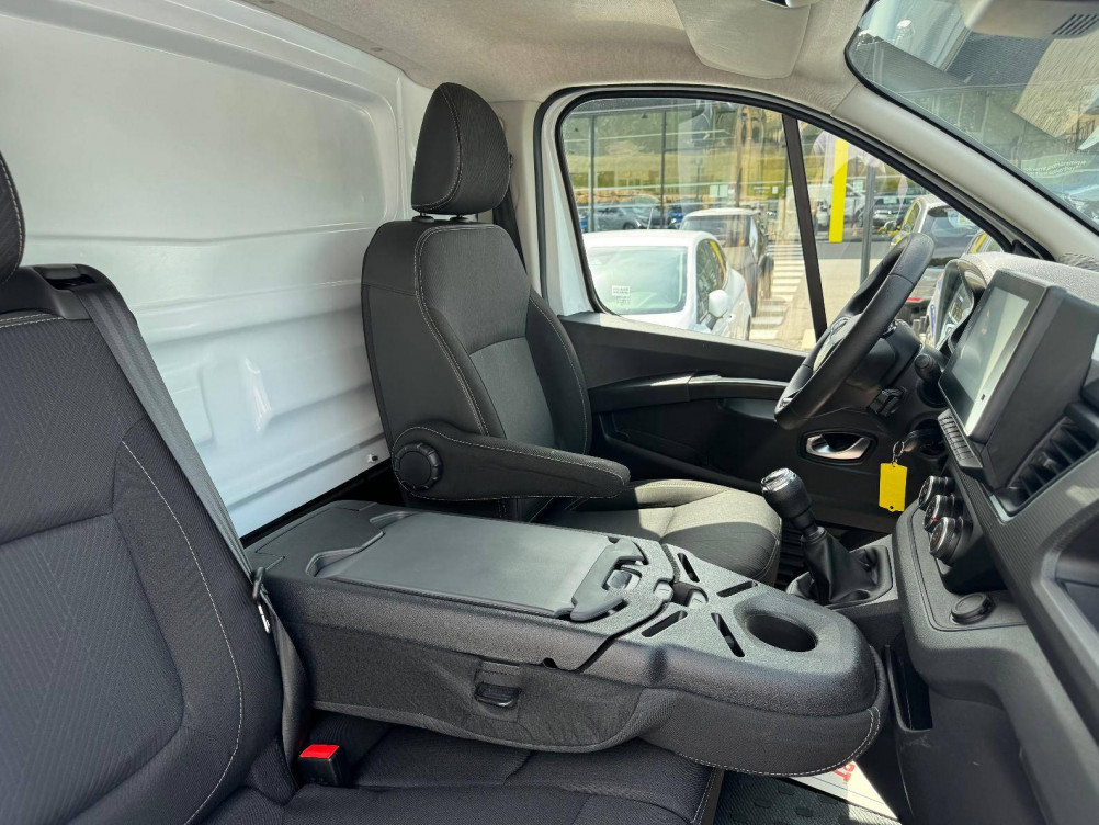 Acheter Renault Trafic 3 TRAFIC FGN L1H1 3000 KG BLUE DCI 130 GRAND CONFORT 4p occasion dans les concessions du Groupe Faurie