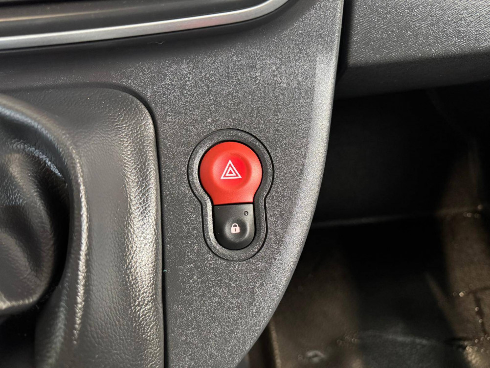 Acheter Renault Kangoo Express 2 KANGOO EXPRESS BLUE DCI 95 GRAND CONFORT 5p occasion dans les concessions du Groupe Faurie