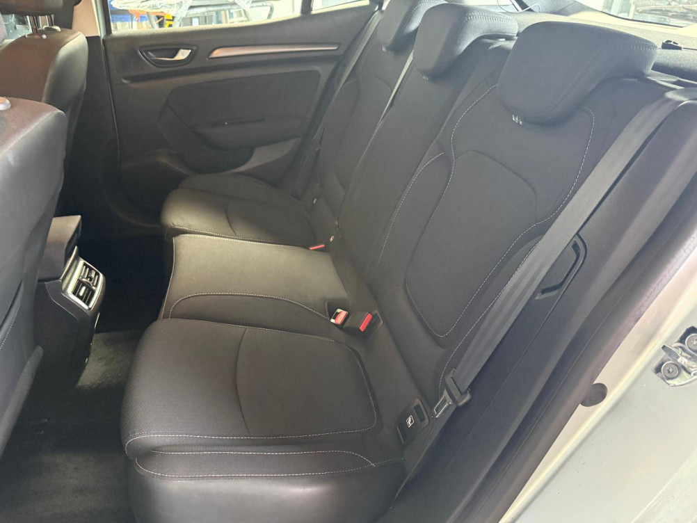 Acheter Renault Megane 4 Mégane IV Berline Blue dCi 115 Business 5p occasion dans les concessions du Groupe Faurie