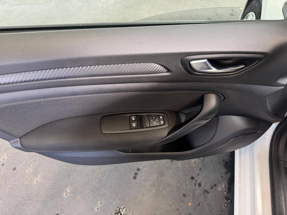 Acheter Renault Megane 4 MEGANE IV SOCIETE BLUE DCI 115 - 21B AIR NAV 2P 5p occasion dans les concessions du Groupe Faurie