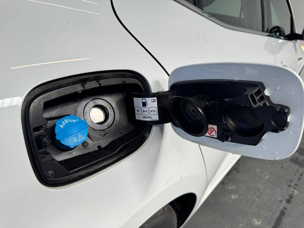 Acheter Renault Megane 4 Mégane IV Berline Blue dCi 115 Business 5p occasion dans les concessions du Groupe Faurie