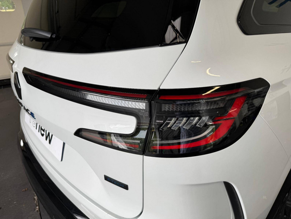 Acheter Renault Espace 6 Espace E-Tech hybrid 200 esprit Alpine 5p occasion dans les concessions du Groupe Faurie