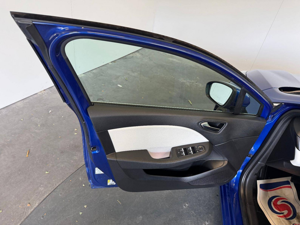 Acheter Renault Clio 5 Clio E-Tech 140 Intens 5p occasion dans les concessions du Groupe Faurie