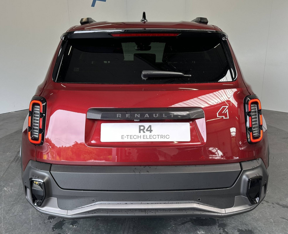 Acheter Renault Renault 4 Renault 4 E-Tech Electrique 150 ch autonomie confort Techno 5p neuf dans les concessions du Groupe Faurie