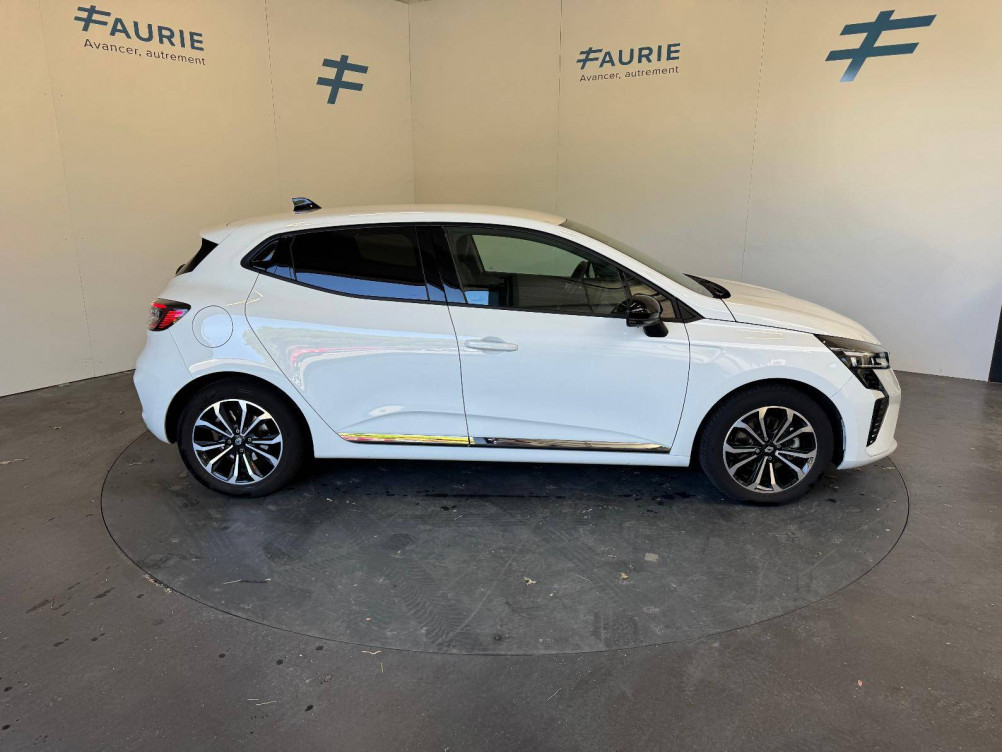Acheter Renault Clio 5 Clio E-Tech full hybrid 145 Techno 5p occasion dans les concessions du Groupe Faurie