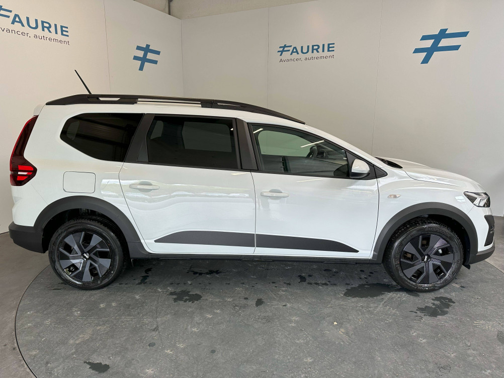 Acheter Dacia Jogger Jogger TCe 110 7 places GSR2 Expression 5p neuf dans les concessions du Groupe Faurie