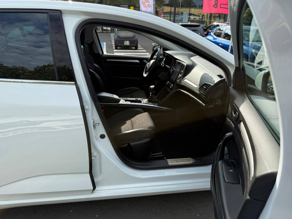 Acheter Renault Megane 4 Mégane IV Berline Blue dCi 115 - 21N Intens 5p occasion dans les concessions du Groupe Faurie