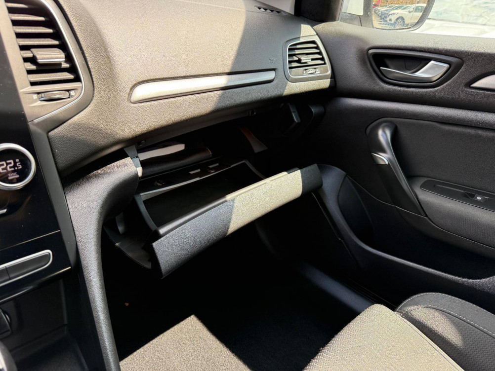 Acheter Renault Megane 4 Mégane IV Estate Blue dCi 115 EDC Business 5p occasion dans les concessions du Groupe Faurie