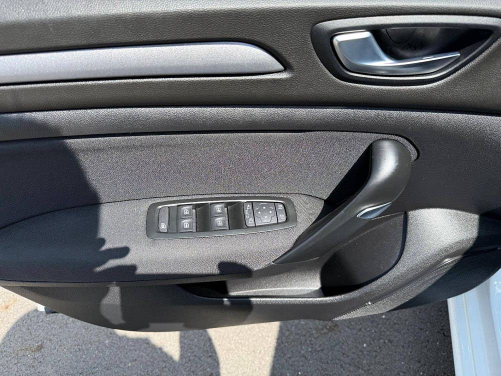 Acheter Renault Megane 4 Mégane IV Estate Blue dCi 115 EDC Business 5p occasion dans les concessions du Groupe Faurie