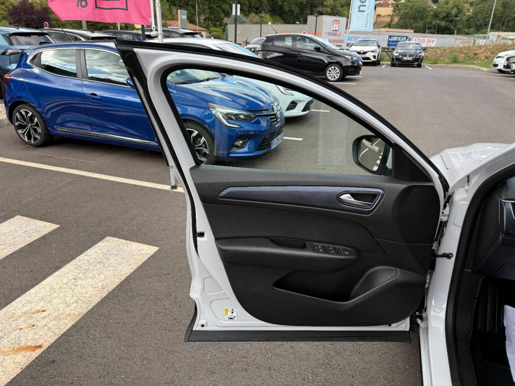 Acheter Renault Arkana Arkana E-Tech hybride 145 - 22 Evolution 5p occasion dans les concessions du Groupe Faurie