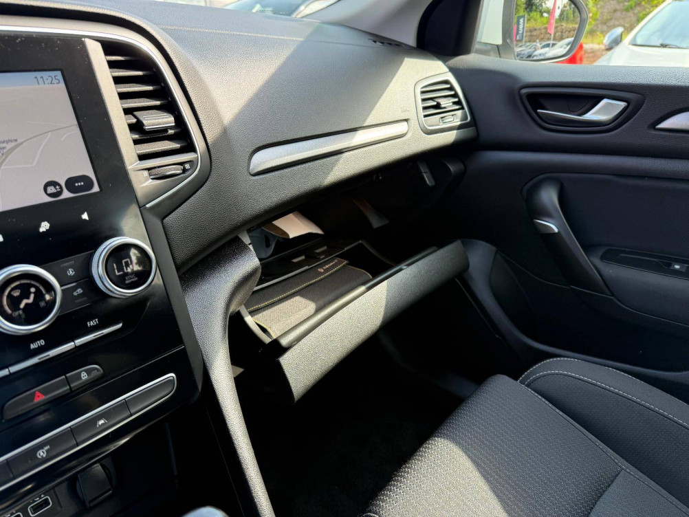 Acheter Renault Megane 4 Mégane IV Berline Blue dCi 115 - 21N Business 5p occasion dans les concessions du Groupe Faurie