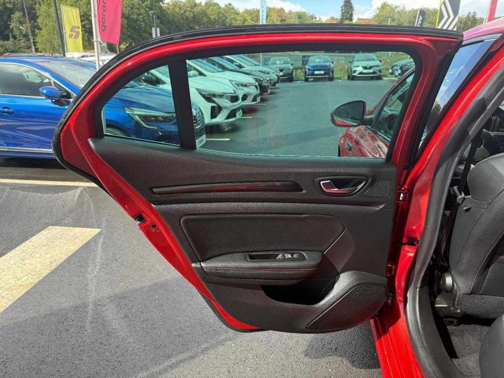 Acheter Renault Megane 4 Mégane IV Berline TCe 140 EDC FAP - 21N R.S. Line 5p occasion dans les concessions du Groupe Faurie