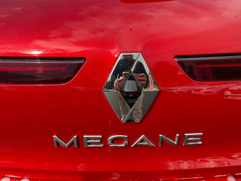 Acheter Renault Megane 4 Mégane IV Berline TCe 140 EDC FAP - 21N R.S. Line 5p occasion dans les concessions du Groupe Faurie