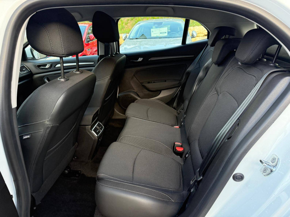 Acheter Renault Megane 4 Mégane IV Berline Blue dCi 115 Business 5p occasion dans les concessions du Groupe Faurie