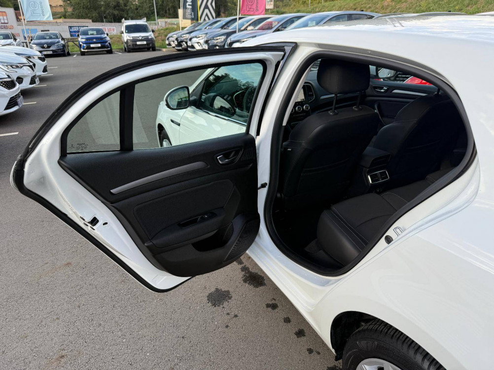Acheter Renault Megane 4 Mégane IV Berline Blue dCi 115 Business 5p occasion dans les concessions du Groupe Faurie