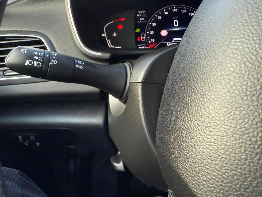 Acheter Renault Megane 4 Mégane IV Berline Blue dCi 115 Business 5p occasion dans les concessions du Groupe Faurie